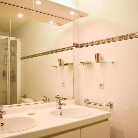 Stunning 2-bedroom Duplex T64 *