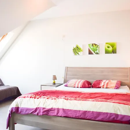 Apartment Stunning 2-bedroom Duplex T64